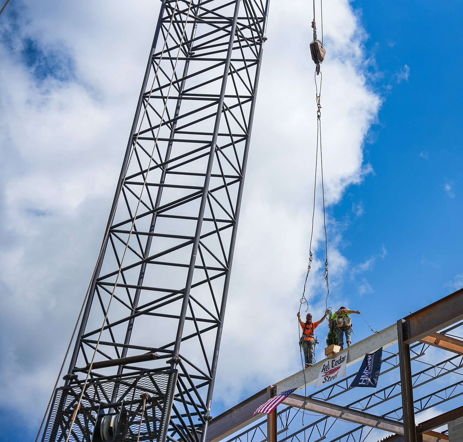 JLEC Workers placing beam