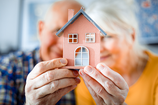Seniors Dreaming of a House Seniors Dreaming of a House