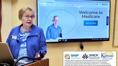 Woman presents Medicare information